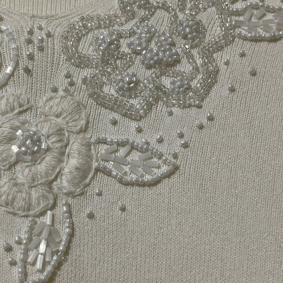 Dressbarn size 14/16 ivory v neck embroidered beaded pearls long sleeve sweater - Picture 3 of 8